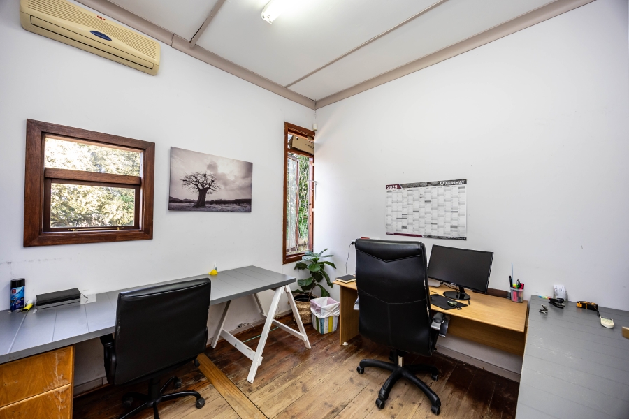 4 Bedroom Property for Sale in Berea Eastern Cape